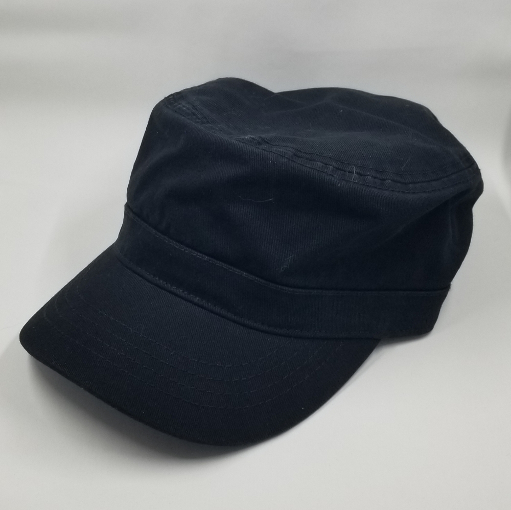 One black Chefworks cap, 10"×7"×4"